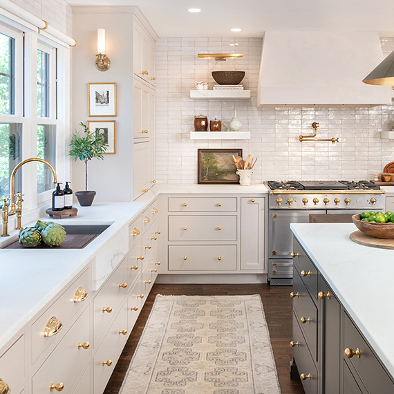 Kitchen Studio: KC - Bespoke English Charm in Brookside